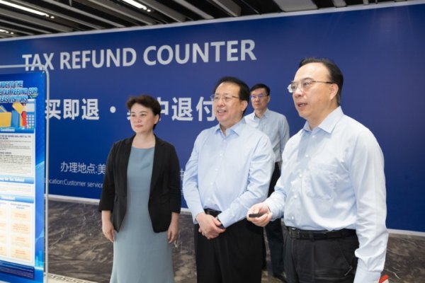 汇丰配资 加快把流量转化为消费增量，龚正市长调研促消费工作